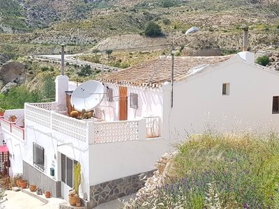 Village House à vendre en La Herreria, Almeria
