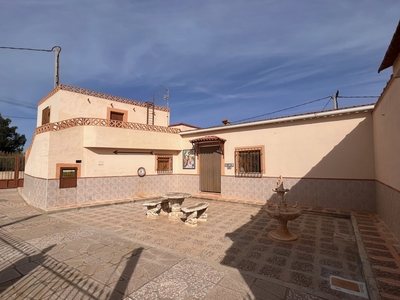 Villa en venta en Huercal-Overa, Almeria