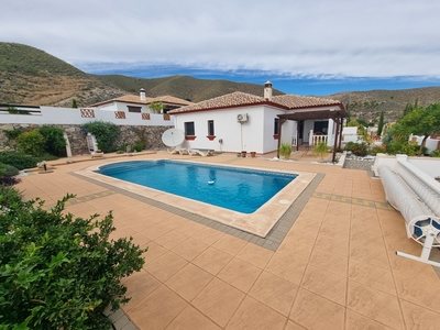 Villa en venta en Arboleas, Almeria