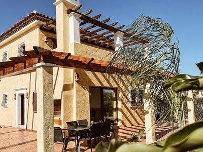 Villa zum verkauf in Desert Springs, Almeria