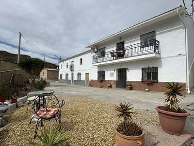 Village House for sale in Cantoria, Almeria