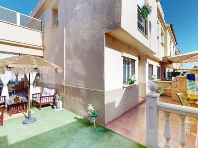 Casa adosada en venta en Velez-Malaga, Malaga