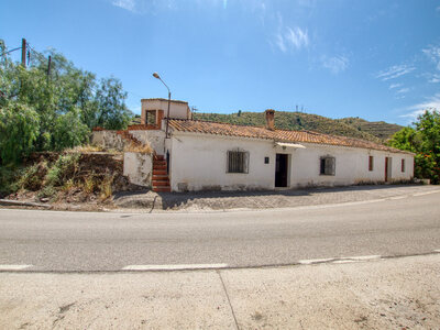 Casa adosada en venta en Vinuela, Malaga