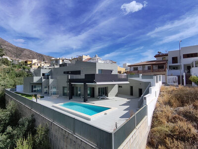 Villa en venta en Benalmadena, Malaga