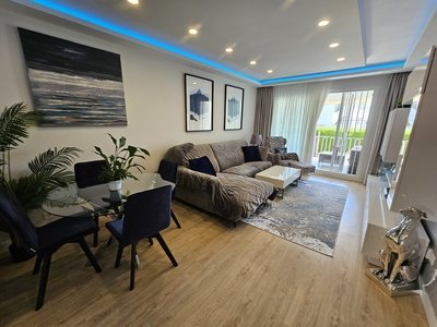 Appartement te koop in El Paraiso, Malaga