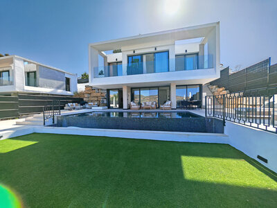 Villa for sale in Estepona, Malaga